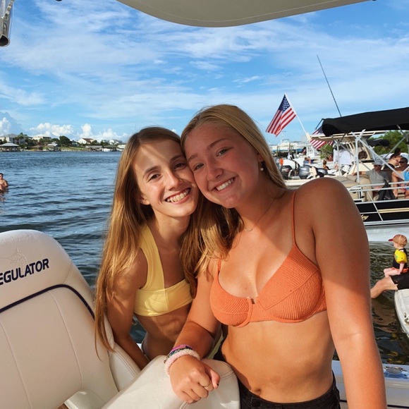 Meet your Posher, Ravenna - Picture 1 of 1